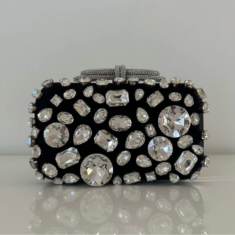 MACH & MACH
Bow Strass Satin Clutch Bag - Picture 10 of 16